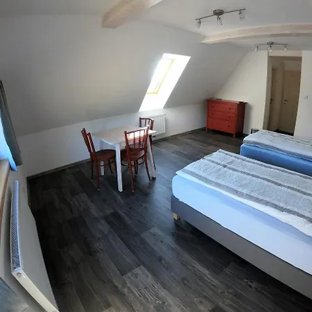 Mezi Sady Apartment *
